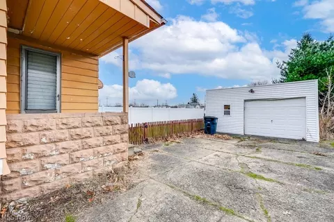 851 Ranney St, Akron, OH 44310 photo 27