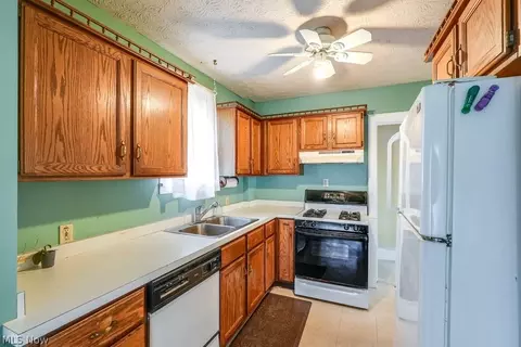 851 Ranney St, Akron, OH 44310 photo 7