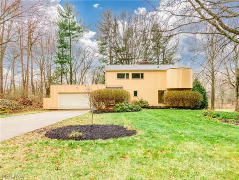 344 Silver Ridge Dr, Copley, OH 44321
