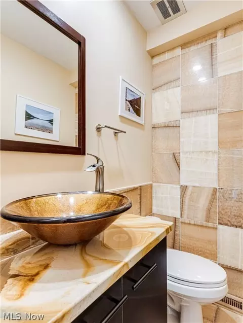 Bath - 344 Silver Ridge Dr, Copley, OH 44321 photo 1 of 4