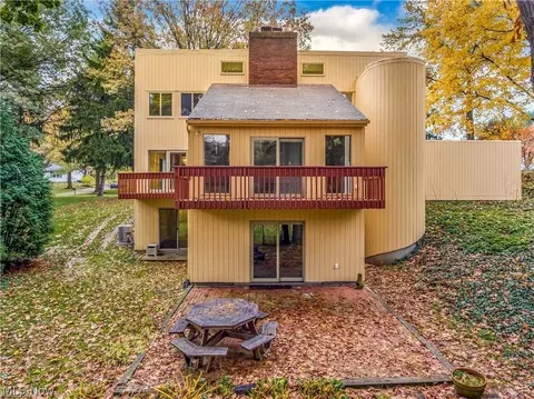 Exterior - 344 Silver Ridge Dr, Copley, OH 44321 photo 2 of 3
