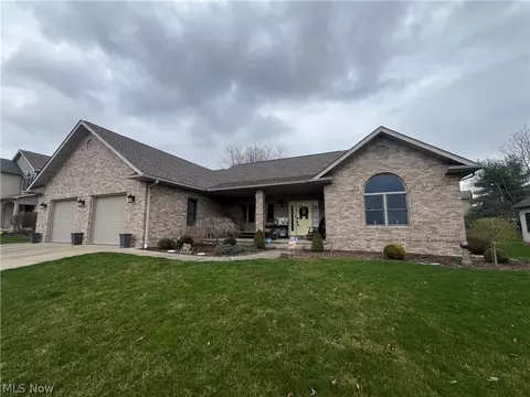 1110 Forrest Ridge Dr, Dover, OH 44622