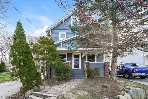 911 Dan St, Akron, OH 44310