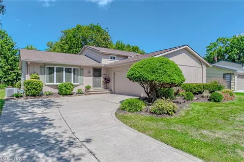 20516 Village Green Dr, Strongsville, OH 44149