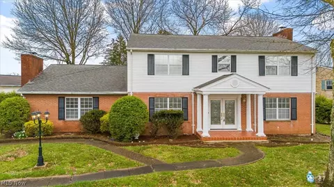 127 Canterbury Dr, Parkersburg, WV 26104
