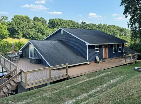 930 Marrtown Rd, Parkersburg, WV 26101