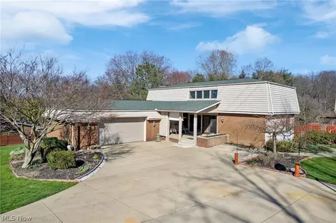 5291 Arlington Rd, North Canton, OH 44720