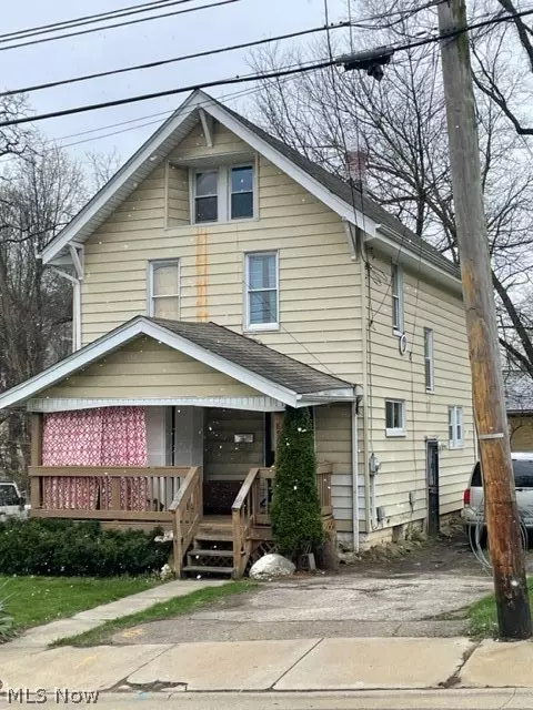 856 East Ave, Akron, OH 44307