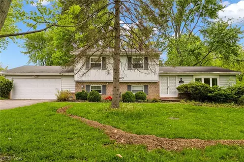 8451 Valley View Rd, Macedonia, OH 44056