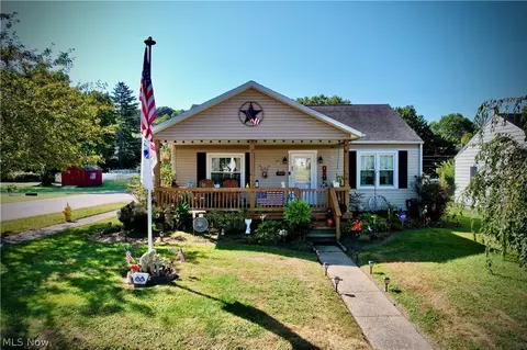 1555 Hay Ave, Coshocton, OH 43812