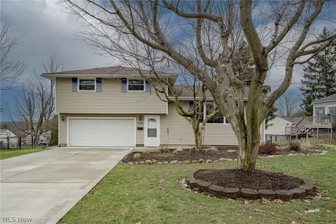 9329 Monticello Dr, Twinsburg, OH 44087