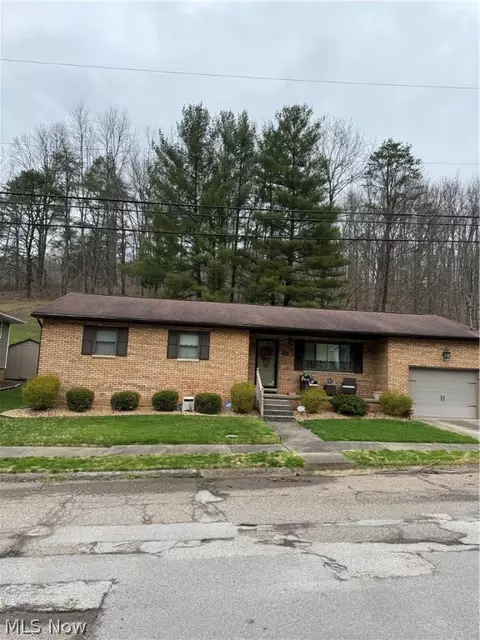 83 Wakefield Dr, Washington, WV 26181