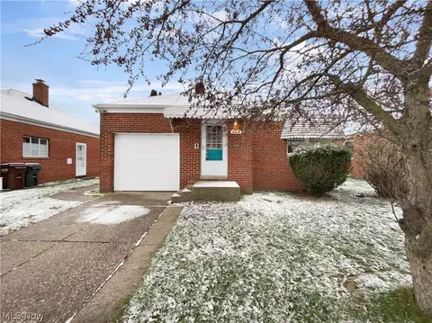 2129 Grovewood Ave, Cleveland, OH 44134