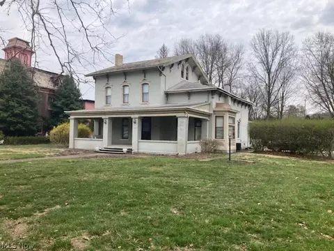 427 E High Ave, New Philadelphia, OH 44663