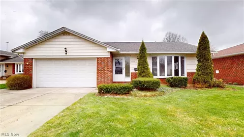 1224 Cordova Rd, Mayfield Heights, OH 44124