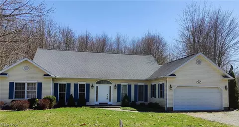 1304 Morning Star Dr, Roaming Shores, OH 44084