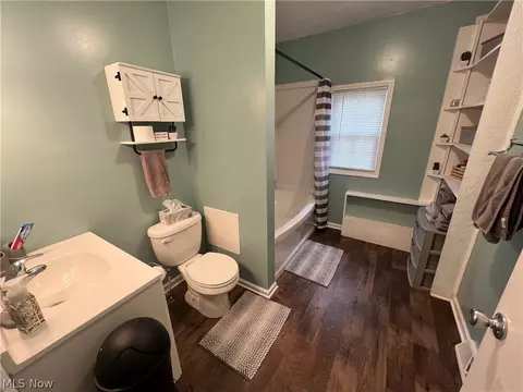 Bath - 521 Harmon Ave NE, Brewster, OH 44613 photo 1 of 3
