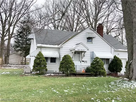 1845 12th St, Cuyahoga Falls, OH 44223