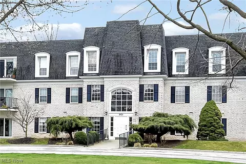 2021 King James Pkwy #111, Westlake, OH 44145