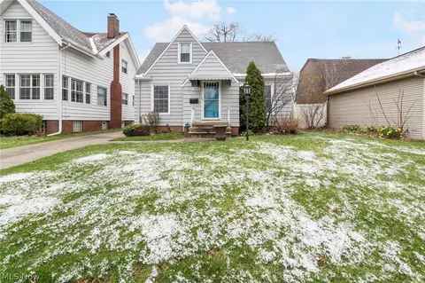 4012 W 158th St, Cleveland, OH 44135