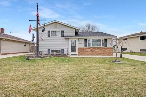 31520 Willowick Dr, Willowick, OH 44095