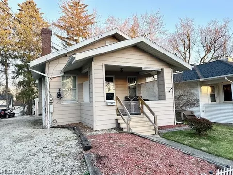 177 Highpoint Ave, Akron, OH 44312