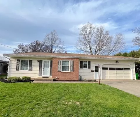 807 Evergreen Dr, Dover, OH 44622