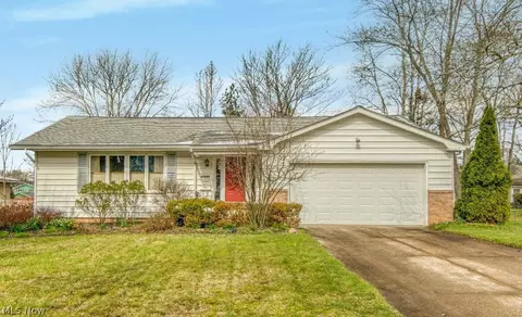 32665 W Nimrod St, Solon, OH 44139
