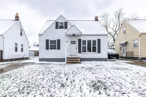 19805 Fairway Ave, Maple Heights, OH 44137