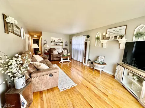Living - 210 High St, Dover, OH 44622 photo 2 of 4