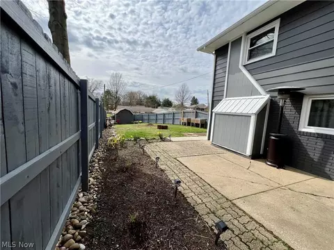Exterior - 210 High St, Dover, OH 44622 photo 6 of 10