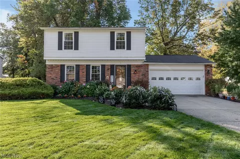 37024 Clearway Dr, Eastlake, OH 44095