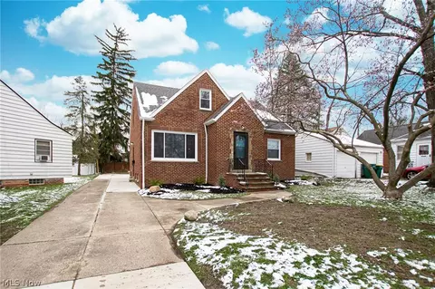 5290 South Blvd, Maple Heights, OH 44137