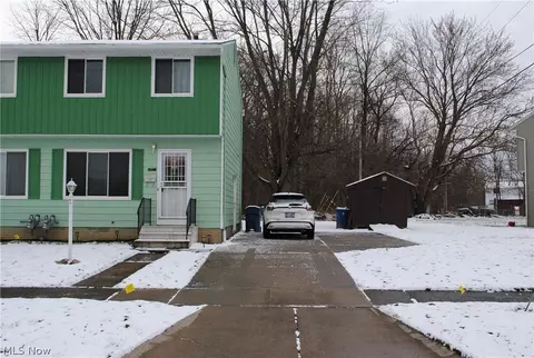 4703 Chelsea Dr, Lorain, OH 44055