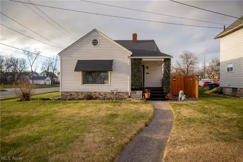 942 W 21st St, Lorain, OH 44052