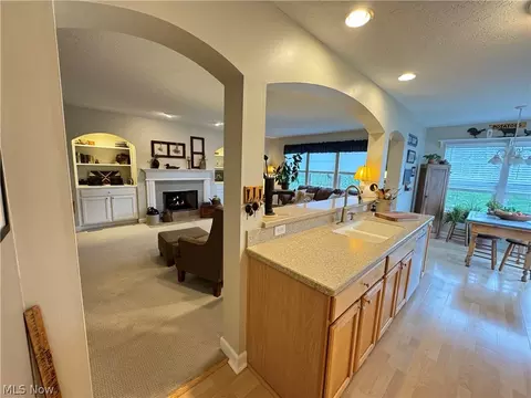 Kitchen - 7771 Gresham Ln, Hudson, OH 44236 photo 4 of 5