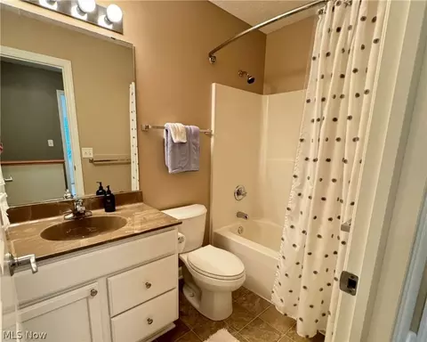 Bath - 7771 Gresham Ln, Hudson, OH 44236 photo 5 of 5