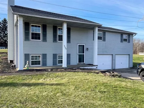 3568 Dotwood St NW, North Canton, OH 44720
