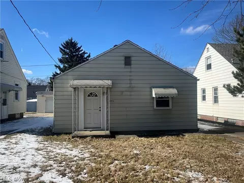 4372 W 57th St, Cleveland, OH 44144