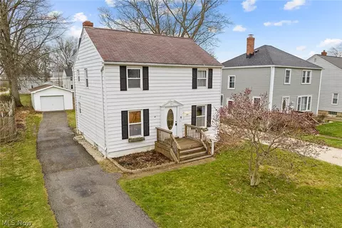 419 Pierce Ave, Cuyahoga Falls, OH 44221