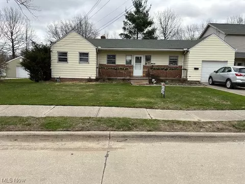 1859 Robindale St, Wickliffe, OH 44092