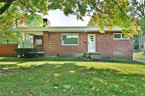 2367 Old Furnace Rd, Youngstown, OH 44511