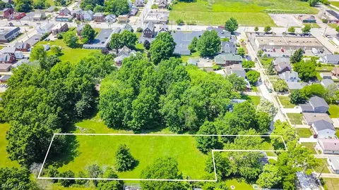 View/Area - 1710 E 296th St, Wickliffe, OH 44092 photo 4 of 10