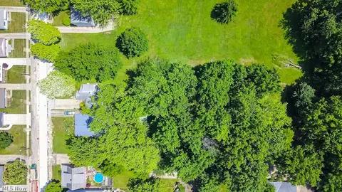 View/Area - 1710 E 296th St, Wickliffe, OH 44092 photo 8 of 10