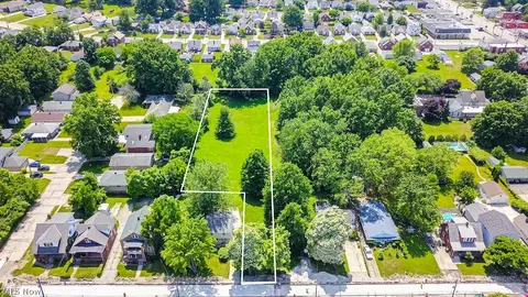 View/Area - 1710 E 296th St, Wickliffe, OH 44092 photo 3 of 10