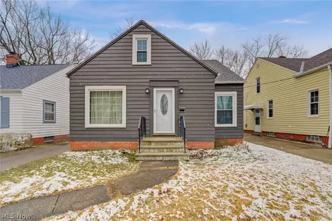 20000 Sunset Dr, Warrensville Heights, OH 44122