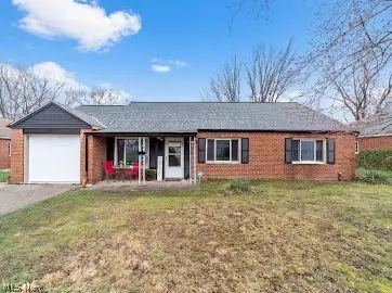 742 Walnut Dr, Euclid, OH 44132