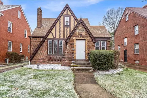 1000 Pennfield Rd, Cleveland Heights, OH 44121