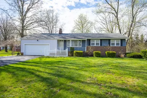 1028 Skyland Dr, Macedonia, OH 44056