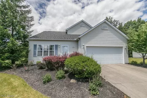 2044 Sycamore Dr, Bedford Heights, OH 44146